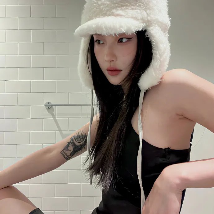 不装了,我比英雄还强